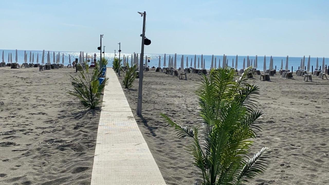 Vela Luxury Sea View Apartments - Marina Surf Navodari Exterior photo